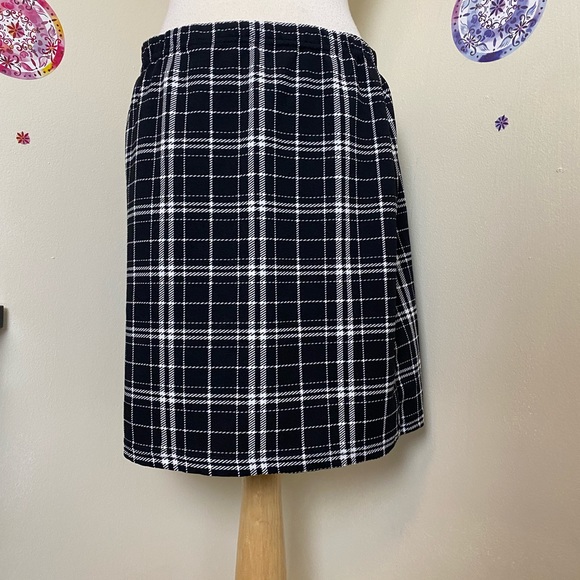 NWOT Shein Curve pluse size plaid black white stretch mini skirt cosplay 1XL - Picture 8 of 10